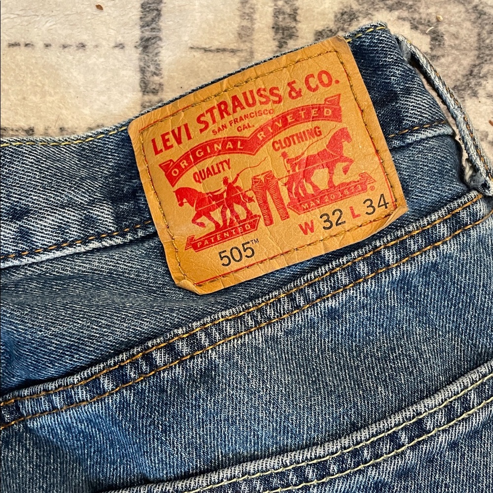 Levi’s 505 Regular Fit Jeans - Picture 2 of 5